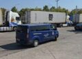Aksident në portin e Durrësit, drejtuesi i një furgoni përplaset nga kamioni, transportohet në spital