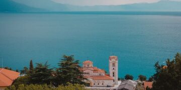 UNESCO paralajmëron Shqipërinë: Ohri rrezikon të humbasë statusin e Trashëgimisë Botërore