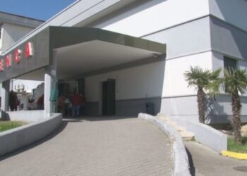 I sëmuri u braktis nga ambulanca dhe ndërroi jetë? Reagon spitali i Durrësit: Ja si qëndron e vërteta