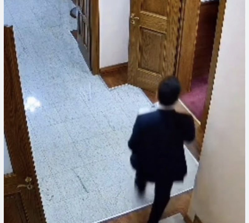 Incidenti në Kuvend  gratë e PS akuzojnë Shehajn për sjellje të papranueshme ndaj këshilltares