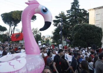 Kriza e besimit mes pushtetit dhe qytetarëve është sfida më e madhe e demokracisë shqiptare