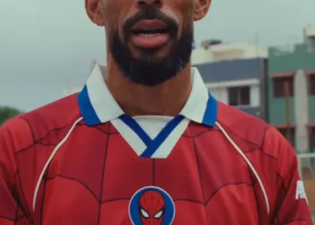 Vozinha bëhet pjesë e botës së ‘Spider-Man’ – portieri që mahniti Botërorin shfaqet në reklamën e filmit të ri