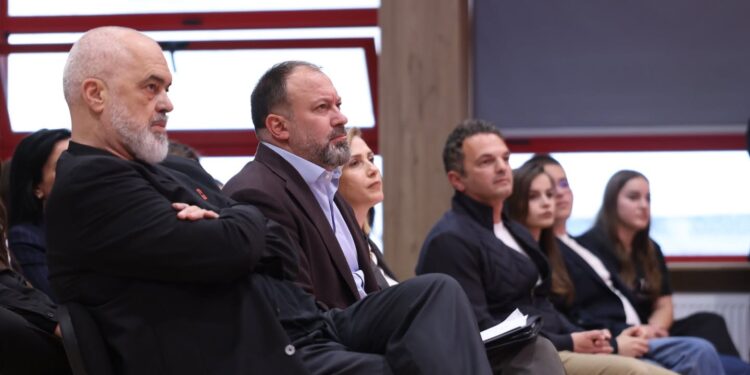 “Ndryshon harta, por jo modeli i qeverisjes”/ Shqipëria me 46 bashki, BIRN: Drafti i PS pritet me kritika