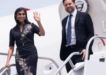 JD Vance bëhet baba për herë të katërt, bashkëshortja e tij Usha sjell në jetë një djalë