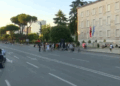 Protesta hyn në ditën e 37-ë, qytetarët protestojnë para Kryeministrisë
