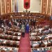 Seancë plenare, protestë para Kuvendit dhe masa sigurie, çfarë pritet të ndodhë nesër në Tiranë?