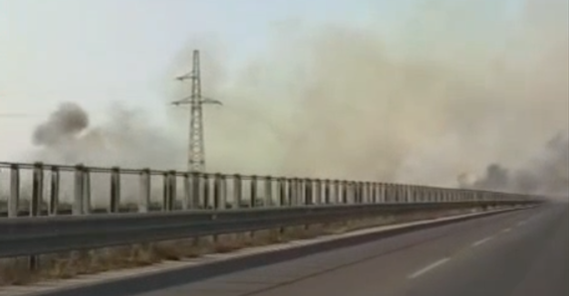 zjarr-prane-autostrades-fier-vlore-tymi-i-dendur-veshtireson-qarkullimin