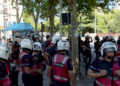 Policia shoqëron 4 protestues të tjerë, tensionohet sërish situata jashtë Parlamentit