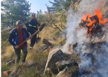 Era e fortë rikthen flakët në zonën Lekas–Voskopojë në Korçë, shtohen forcat ndërhyrëse