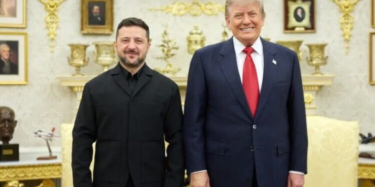 Ukraina merr dritën jeshile, Trump dakordohet t'i japë Kievit licencat për prodhimin e raketave Patriot pas takimit me Zelenskyn - Euronews Albania