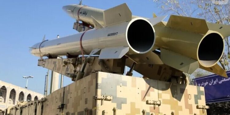 Kina hedh poshtë raportimet se po armatos Iranin me raketa kundërajrore: Aspak e vërtetë -