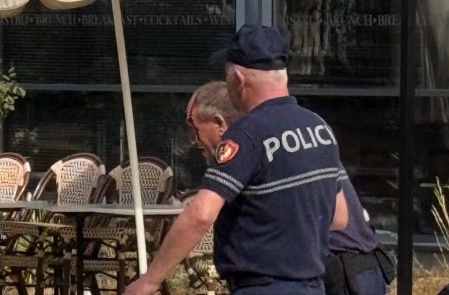 Sulmuan policët  deputetët dhe gazetarët  Pranga 19 protestuesve  procedohen 12 të tjerë