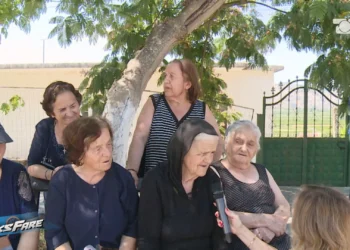 Skandal në Sarandë, postieri ‘zhduk’ pensionet e 13 muajve: Do shes tokën që t’ua shlyej…