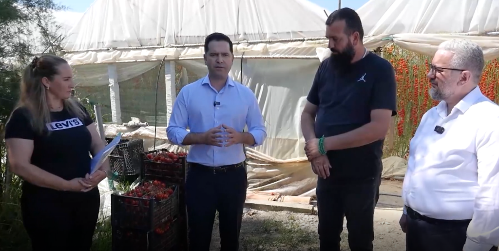 fermeret-pritet-te-perfitojne-13-8-milione-euro-malaj-aplikoni-per-kompensimin-me-10-te-tvsh-se-ne-bujqesi