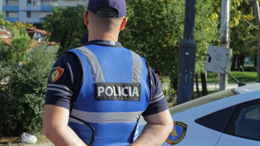 Vrasja në Vorë, viktima ishte agjent imobiliar, dyshohet se u qëllua me armë me dylbi