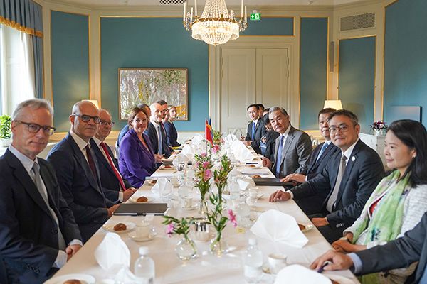 Kina dhe Suedia bien dakord të forcojnë bashkëpunimin dhe të mbështesin multilateralizmin