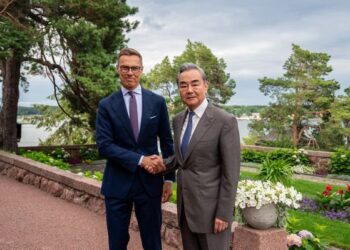 Ministri i Jashtëm i Kinës përfundon turneun nordik, palët zotohen për thellimin e partneritetit dhe bashkëpunimit
