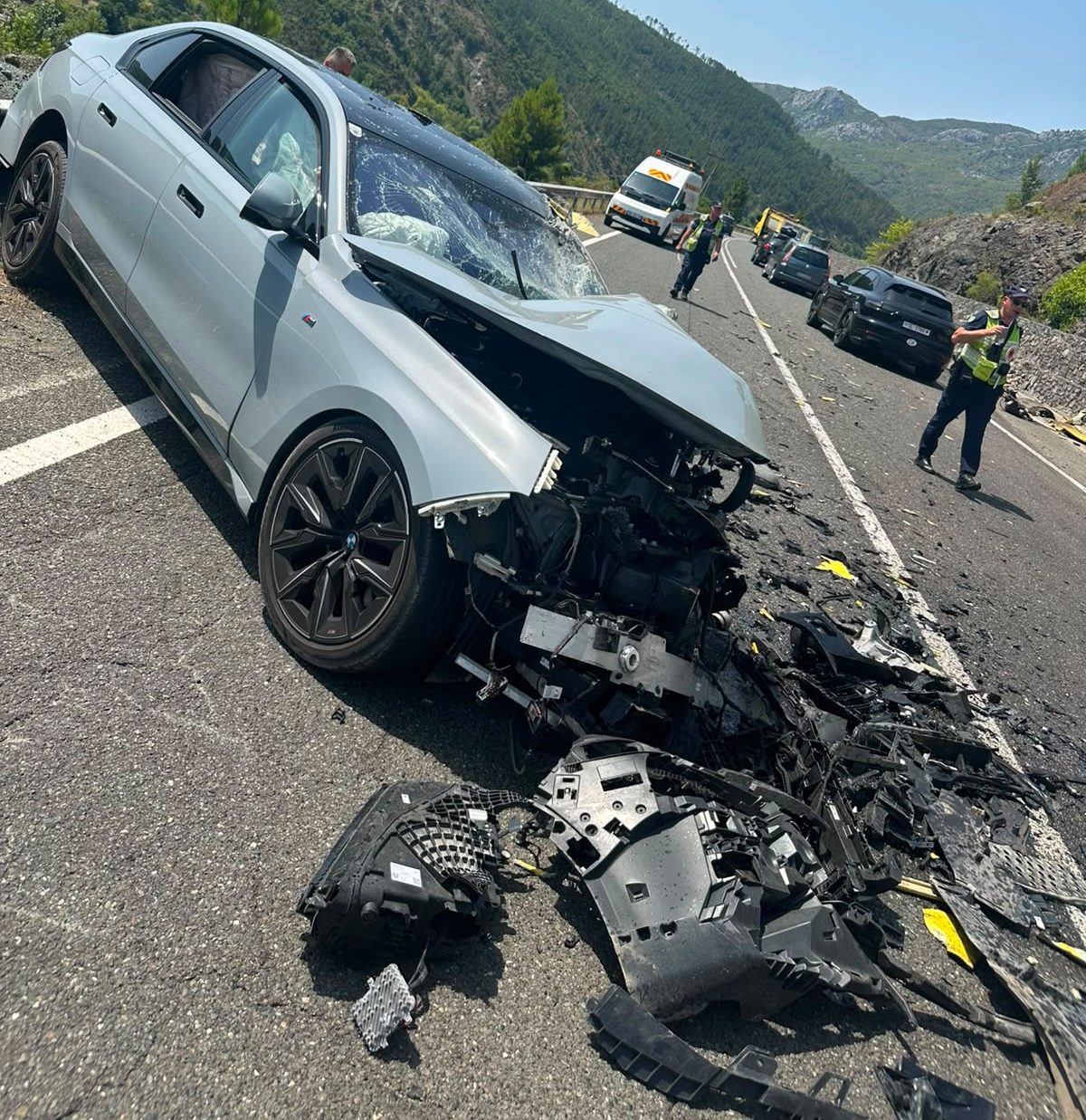 E rëndë në Rrugën e Kombit  makina nga Kosova përplaset me kamionin  4 të plagosur
