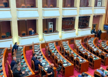 Marrëveshja me SHBA, Kuvendi mblidhet sërish dhe nis diskutimet pa praninë e medias, PD mungon