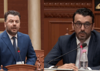 Kapri: I vetmi vend që s’kemi trena; Karakaçi: Hekurudha Tiranë-Durrës përfundon brenda 2027-ës