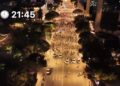VIDEO/ Tkurret protesta para Kryeministrisë në ditën e 32-të, ja sa ishte pjesëmarrja në orën 21:45
