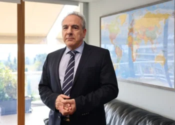 Kurthi i humoristëve rusë, Këshilltari i sigurisë së Mitsotakis mashtrohet nga videoja me AI