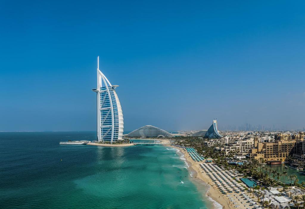 Dubai shpërblen banorët që sjellin turistë