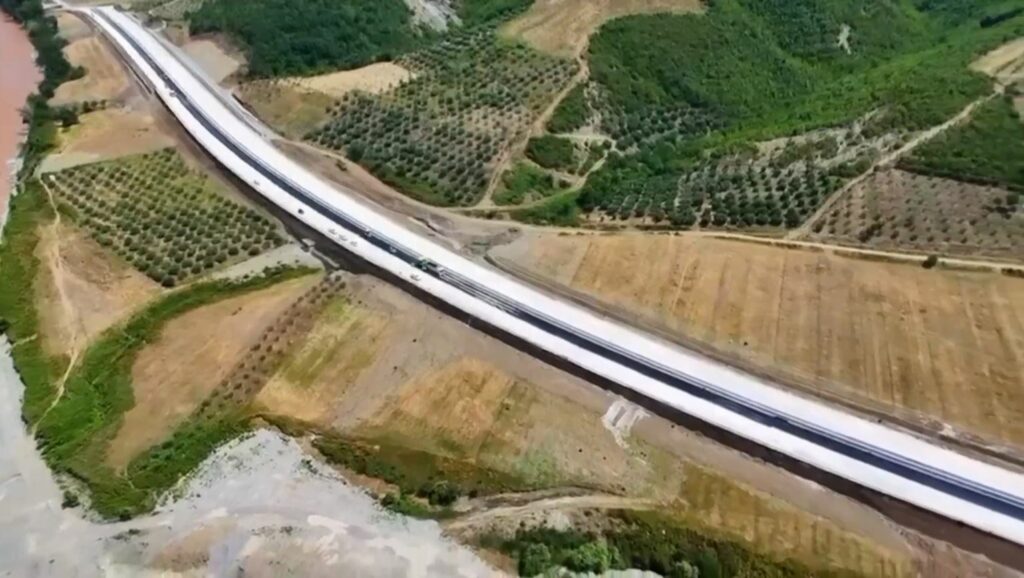 Përfundojnë 87  e punimeve në  Elbasan Rrogozhinë   Rruga e re do të jetë autostradë e kategorisë  A 