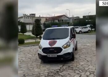 U arrestuan për ‘shpërdorim detyre’ pas arratisjes së Hasan Ferracakut, lirohen 4 inspektorë në Shkodër