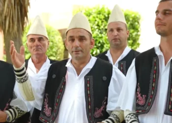 “Nuk e dinim se ku do të shkonte regjistrimi”, “Djemtë e Delvinës” rrëfejnë si u bënë pjesë e “The Odyssey”!