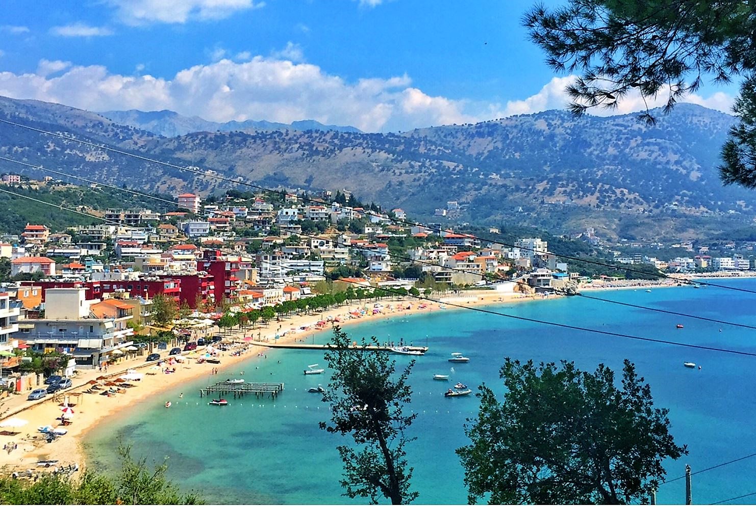 Rritje rekord e turistëve në Himarë  Tavo tregon çfarë po ndodh me rezervimet dhe objektivin për turizmin elitar