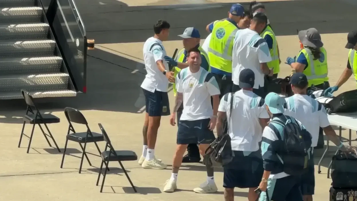 VIDEO   Messi kontrollohet si bandit në aeroport  Reagimi i yllit të madh tërheq vëmendje