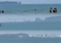 Fenomen i çuditshëm në Gjirin e Lalzit, një qytet shfaqet në horizont, pamjet bëhen virale (VIDEO)