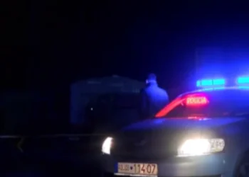 Aksident i rëndë në Kosovë, kamioni përplaset me tre makina, shtatë të plagosur