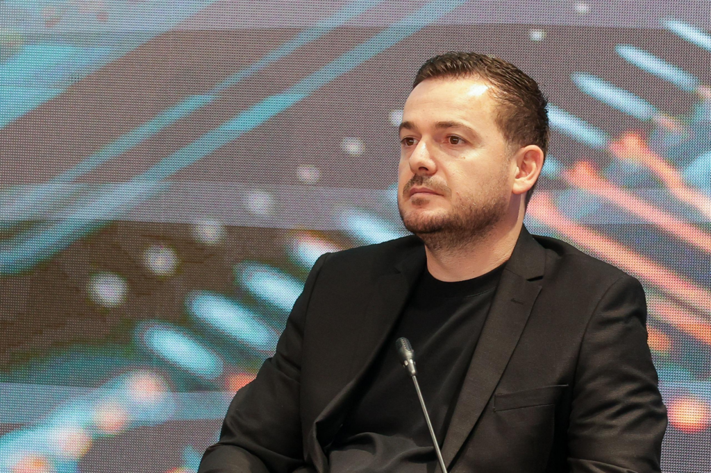 Programi i ri i financimit për bizneset  Salla  Fermerët dhe sipërmarrjet agro ushqimore do të kalojnë në një standard të ri zhvillimi