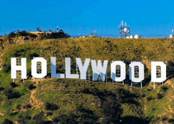 103 vjet nga vendosja e tabelës ikonë, historia e mbishkrimit “Hollywood” në kodrat e Los Angelesit
