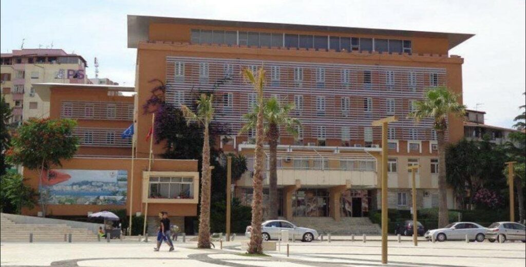 Operacion në Durrës për tjetërsim pronash  12 masa sigurie për zyrtarë të Kadastrës