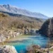 Rrezikonte mbytjen në Vjosë, banori shpëton nga mbytja një turiste 10-vjeçare