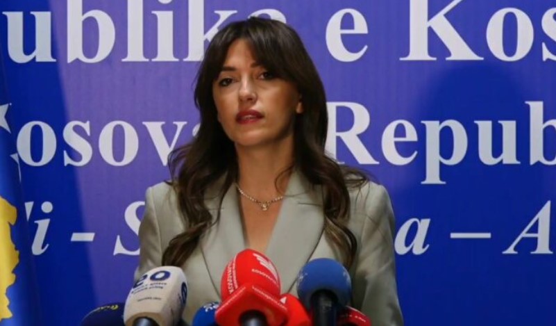  Kemi pritur marrëveshje politike   Haxhiu njofton se seanca e parë e Kuvendit të ri mbahet në gusht  Kosova ende në krizë për presidentin