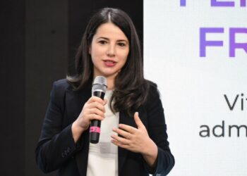 Prezantohen nismat e reja për një administratë moderne në rrugën drejt BE, Pirdeni: Prioritet, investimi te kapitali njerëzor