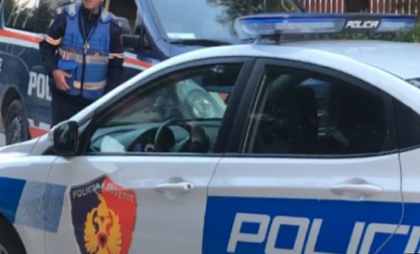 Plagosje me thikë në mes të lokalit  arrestohet 43 vjeçari në Elbasan