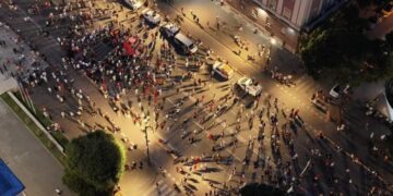 Protestuesit reaguan për anulimin e ligjit për investimet strategjike, Balla: Lajm i mirë për flamingot, jo për sorrat