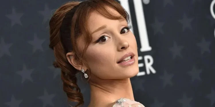 Ariana Grande nis betejë ligjore kundër hakerëve që vodhën dhe tregtuan materialet e saj të pabotuara