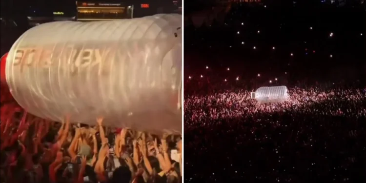 Video/ Katy Perry bllokohet në një shishe gjigante gjatë koncertit, momenti bëhet viral