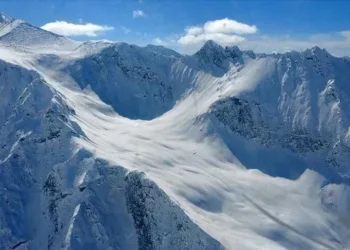 Ortek tragjik në Pakistan, gjenden katër trupa nga grupi i alpinistëve të zhdukur