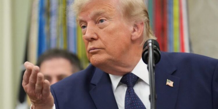 Sondazh: 73 % e amerikanëve mendojnë se Trumpi nuk po u kushton vëmendjen e duhur problemeve më të rëndësishme të Amerikë -
