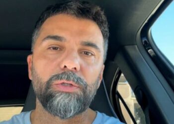 “Kurti po tenton ta kontrollojë masën”, deputeti i PDK-së akuzon Vetëvendosjen: Qindra profile false dhe sulme ndaj UÇK-së e opozitës