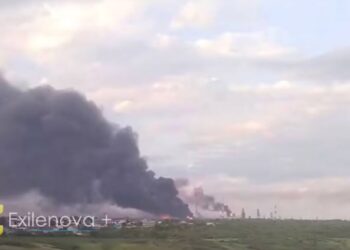 Rafineria ruse në flakë pas sulmit me dronë ukrainas