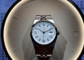 “Rolex” ndalon fluturimin e dronëve mbi fabrikën e re, frikë nga vjedhja e të dhënave