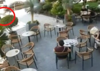 VIDEO/ I vendos pistoletën në kokë, por arma nuk shkrep! Dalin pamjet e atentatit të dështuar në Elbasan